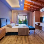 Ege Stone Korunakli Ve Isitmali Havuz Jakuzi Villa Fethiye