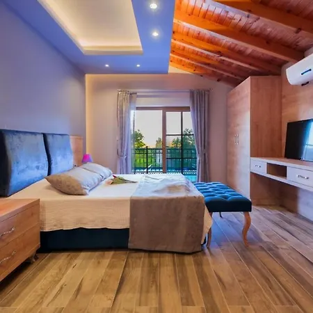 Ege Stone Korunakli Ve Isitmali Havuz Jakuzi Villa Fethiye