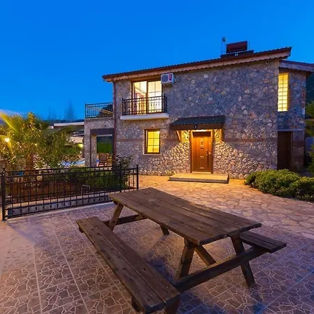 Villa Ege Stone Korunakli Ve Isitmali Havuz Jakuzi Fethiye