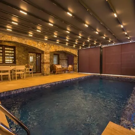 Villa Ege Stone Korunakli Ve Isitmali Havuz Jakuzi *